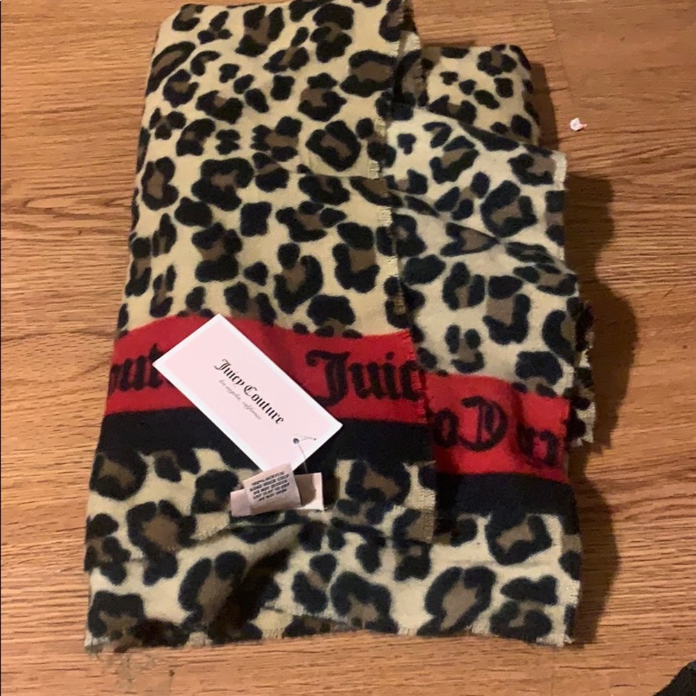 NWT juicy scarf